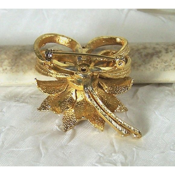Vintage Gold Tone Rose Flower Brooch Textured Pointed Leaves 2" - Picture 3 of 5